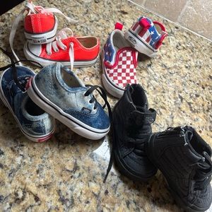 3 Vans 1 Converse